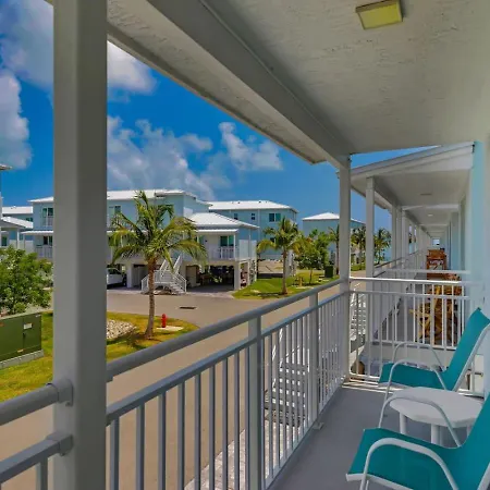 Ocean Isles Yellowtail Row